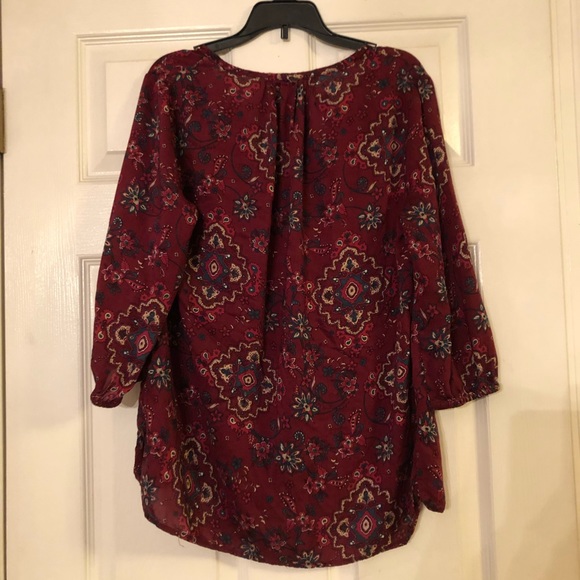 Patterned maroon blouse - Picture 3 of 3